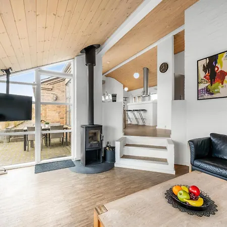 Feriehus Lovely With Hot Tub, Sauna And Space For 8 People