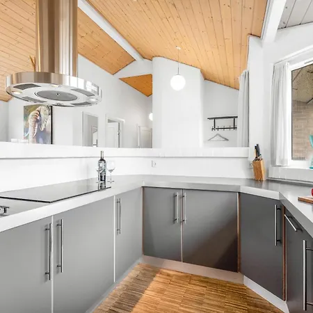 Lovely With Hot Tub, Sauna And Space For 8 People Feriehus