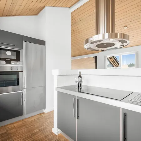 Lovely With Hot Tub, Sauna And Space For 8 People Feriehus