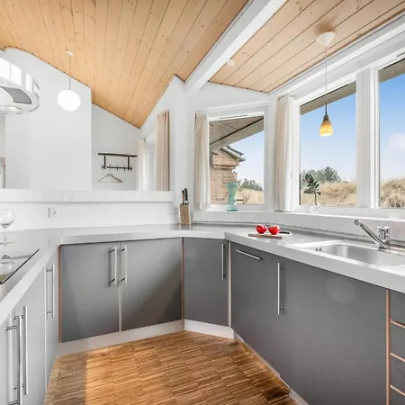 Lovely With Hot Tub, Sauna And Space For 8 People