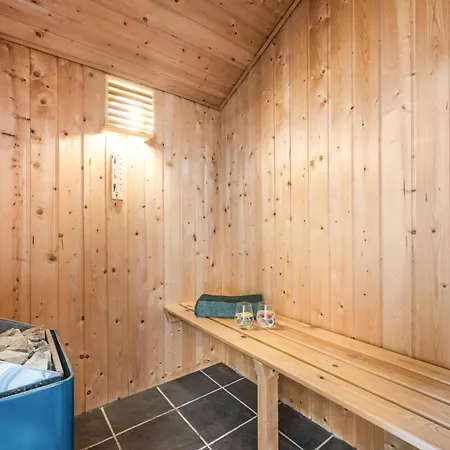 Lovely With Hot Tub, Sauna And Space For 8 People *