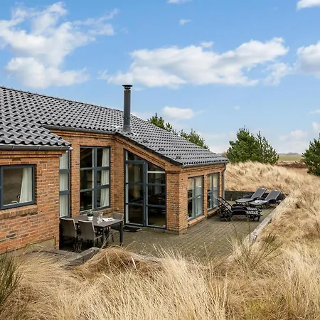 Lovely With Hot Tub, Sauna And Space For 8 People Feriehus